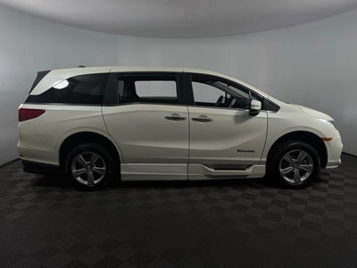 2019 Honda Odyssey HANDICAP VAN w/Navigation and Rear Entertainment System