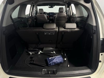 2019 Honda Odyssey HANDICAP VAN w/Navigation and Rear Entertainment System