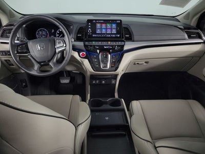 2025 Honda Odyssey Touring 4D Passenger Van