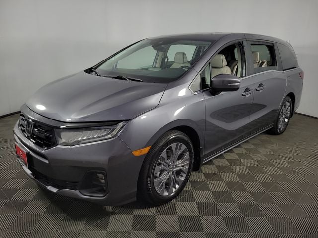 2025 Honda Odyssey Touring 4D Passenger Van
