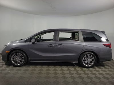 2025 Honda Odyssey Touring 4D Passenger Van