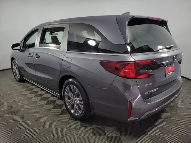 2025 Honda Odyssey Touring 4D Passenger Van