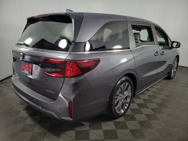 2025 Honda Odyssey Touring 4D Passenger Van