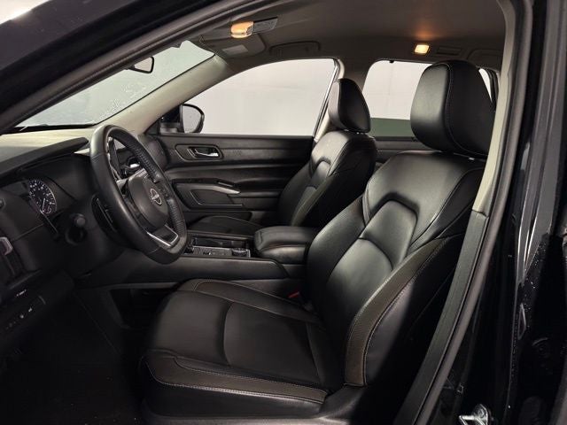 2023 Nissan Pathfinder SL 4D Sport Utility
