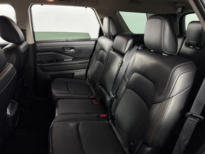 2023 Nissan Pathfinder SL 4D Sport Utility