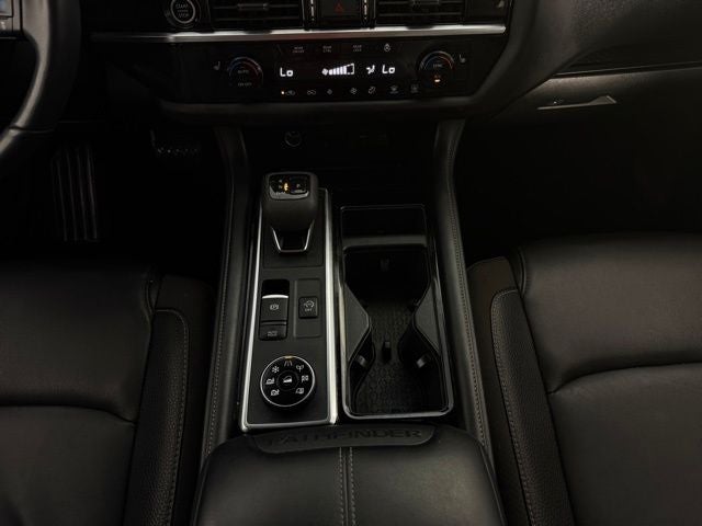 2023 Nissan Pathfinder SL 4D Sport Utility