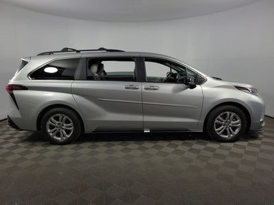 2023 Toyota Sienna XSE 7 Passenger