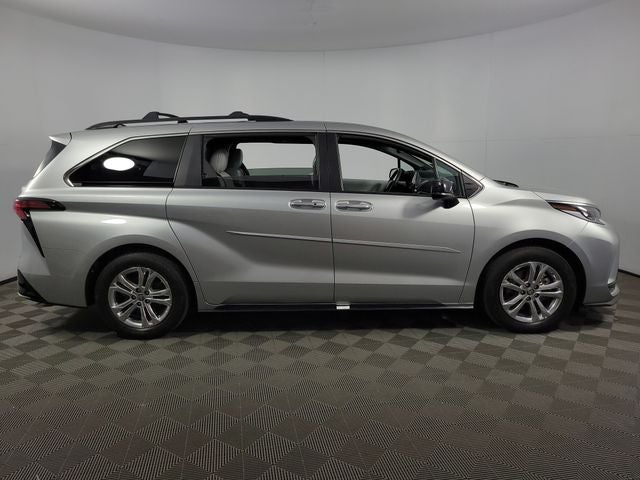 2023 Toyota Sienna XSE 7 Passenger
