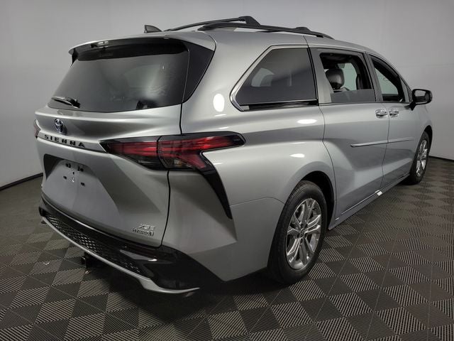 2023 Toyota Sienna XSE 7 Passenger
