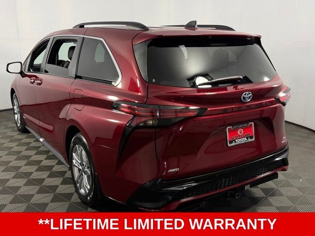 2021 Toyota Sienna XSE 7 Passenger