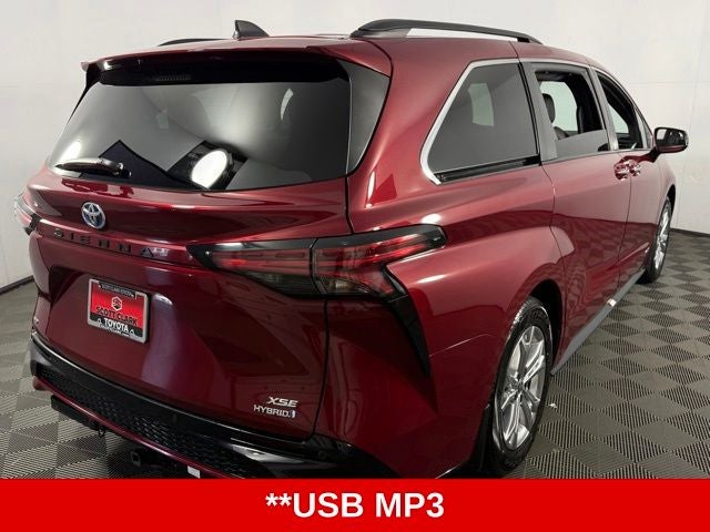 2021 Toyota Sienna XSE 7 Passenger