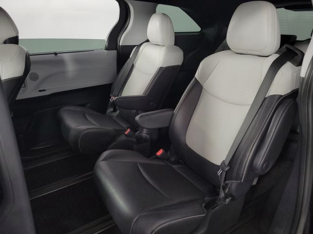 2025 Toyota Sienna XSE 7 Passenger