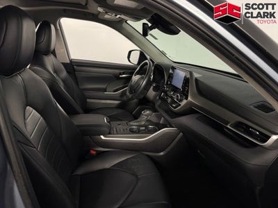 2021 Toyota Highlander Hybrid XLE 4D Sport Utility