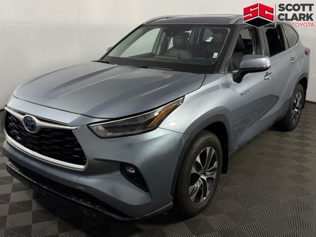 2021 Toyota Highlander Hybrid XLE 4D Sport Utility