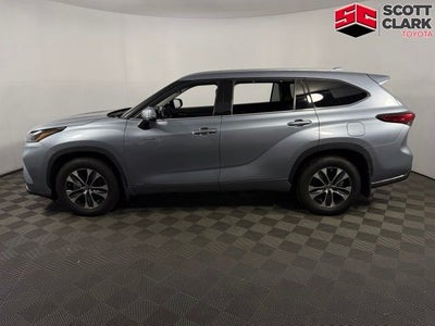 2021 Toyota Highlander Hybrid XLE 4D Sport Utility