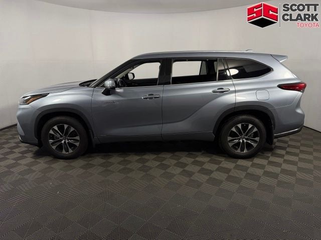2021 Toyota Highlander Hybrid XLE 4D Sport Utility