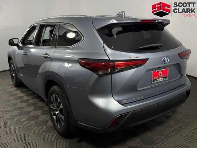 2021 Toyota Highlander Hybrid XLE 4D Sport Utility