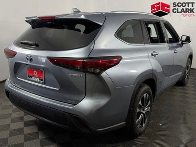2021 Toyota Highlander Hybrid XLE 4D Sport Utility