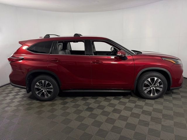 2022 Toyota Highlander XLE 4D Sport Utility