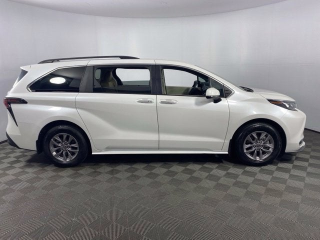 2024 Toyota Sienna XLE 7 Passenger