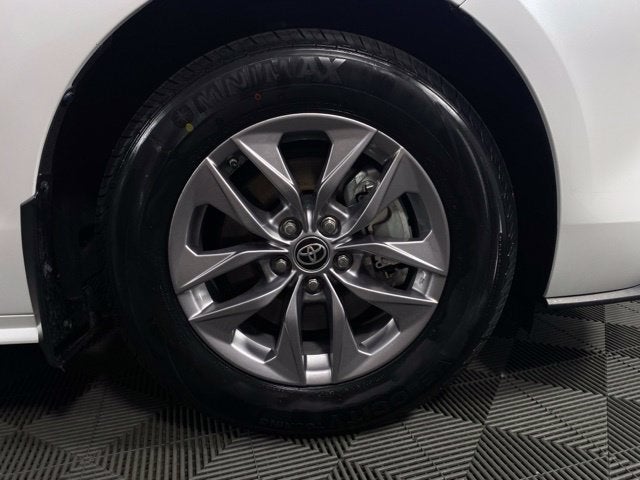 2024 Toyota Sienna XLE 7 Passenger