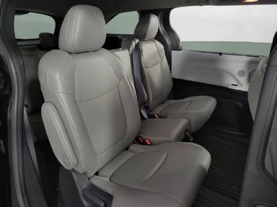 2025 Toyota Sienna XLE 8 Passenger