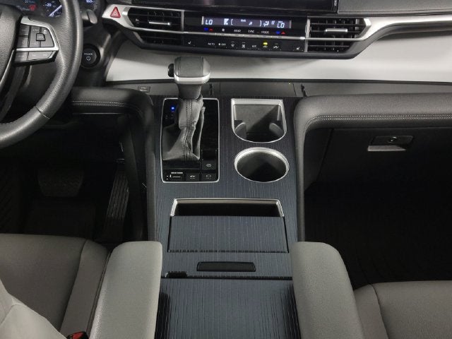 2025 Toyota Sienna XLE 8 Passenger