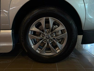 2025 Toyota Sienna XLE MOBILITY VAN