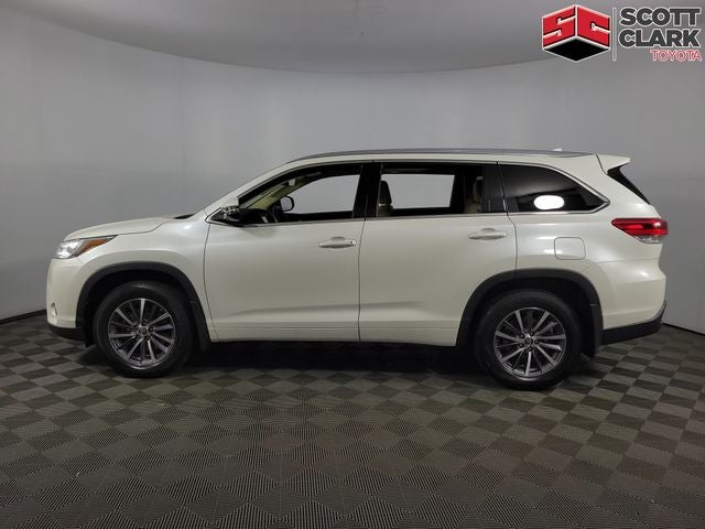 2017 Toyota Highlander XLE 4D Sport Utility