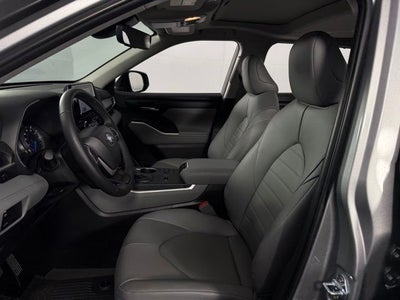 2025 Toyota Highlander Hybrid XLE 4D Sport Utility