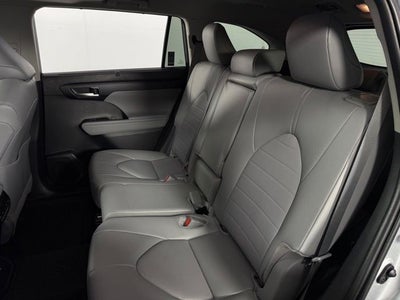 2025 Toyota Highlander Hybrid XLE 4D Sport Utility