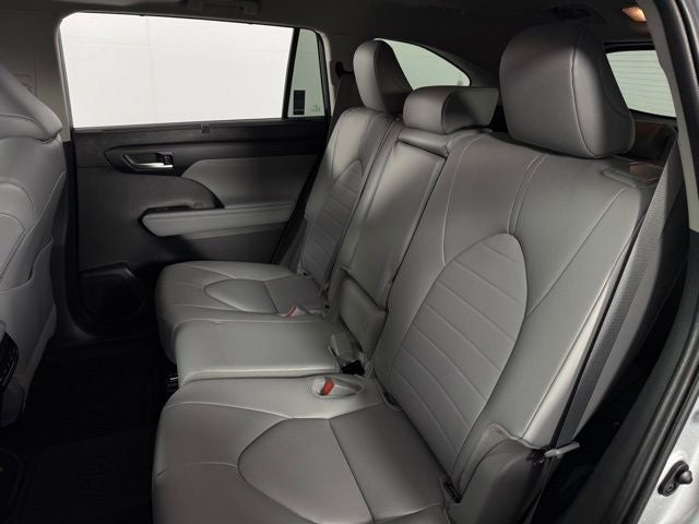 2025 Toyota Highlander Hybrid XLE 4D Sport Utility