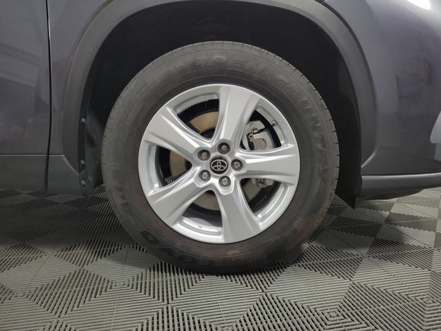 2025 Toyota Highlander LE 4D Sport Utility