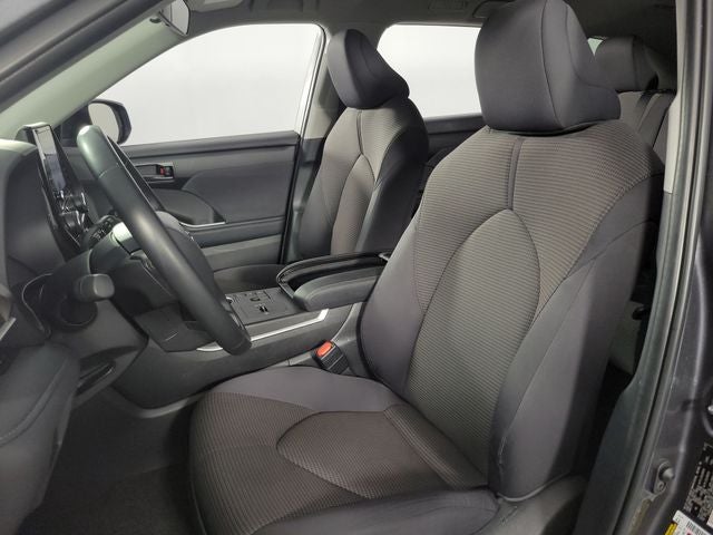 2025 Toyota Highlander LE 4D Sport Utility