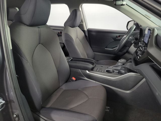 2025 Toyota Highlander LE 4D Sport Utility