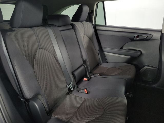 2025 Toyota Highlander LE 4D Sport Utility