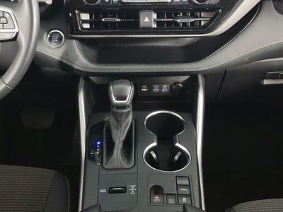 2025 Toyota Highlander LE 4D Sport Utility