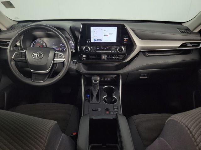 2025 Toyota Highlander LE 4D Sport Utility