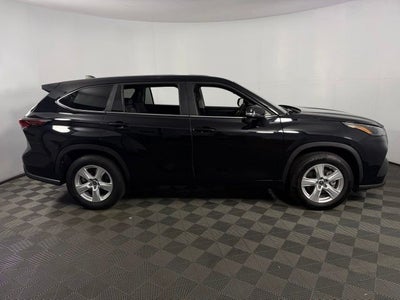 2025 Toyota Highlander LE 4D Sport Utility