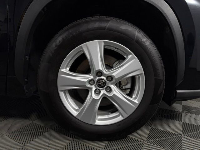 2025 Toyota Highlander LE 4D Sport Utility