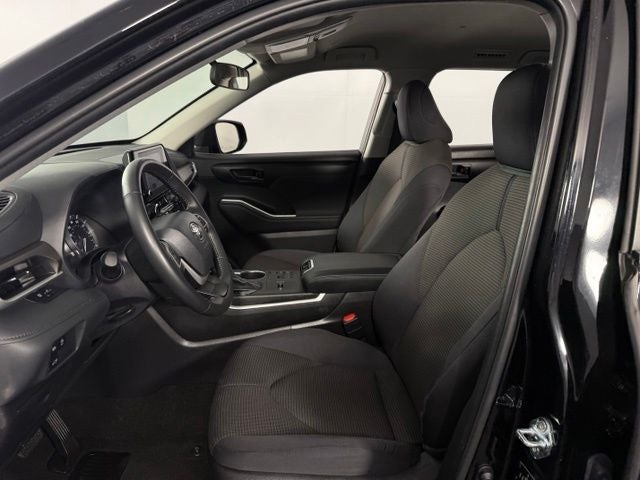 2025 Toyota Highlander LE 4D Sport Utility