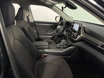 2025 Toyota Highlander LE 4D Sport Utility
