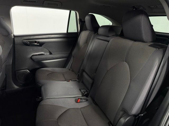 2025 Toyota Highlander LE 4D Sport Utility