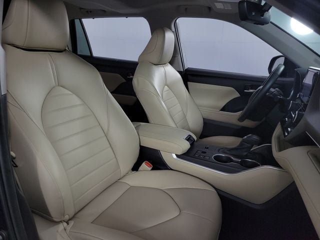 2023 Toyota Highlander XLE 4D Sport Utility