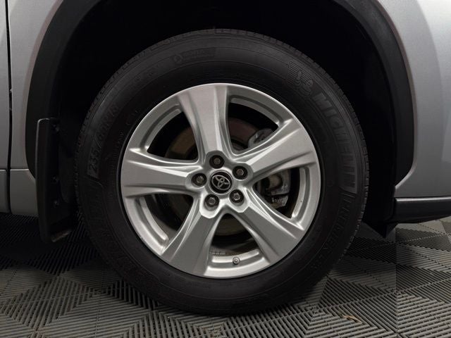 2024 Toyota Highlander LE 4D Sport Utility