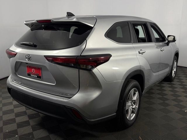 2024 Toyota Highlander LE 4D Sport Utility