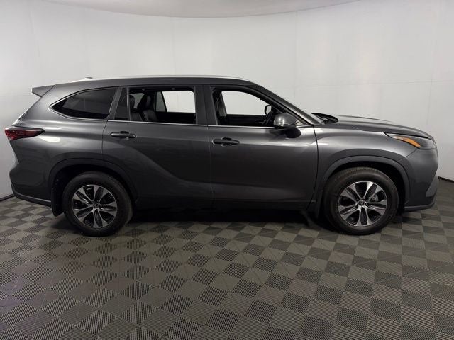 2024 Toyota Highlander XLE 4D Sport Utility