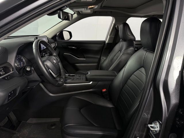 2024 Toyota Highlander XLE 4D Sport Utility