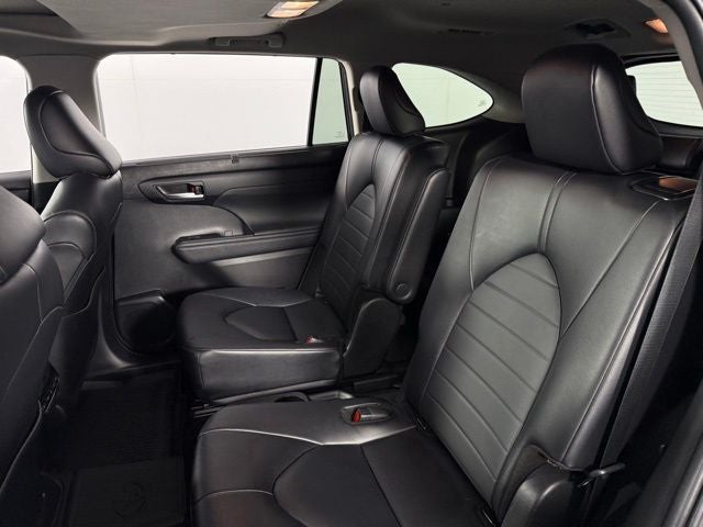 2024 Toyota Highlander XLE 4D Sport Utility