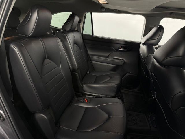 2024 Toyota Highlander XLE 4D Sport Utility